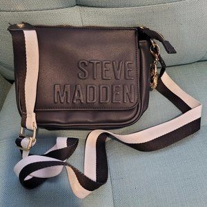 Black bag with gold heart charm